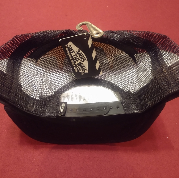 New Vans Off The Wall Snap-back Mesh Trucker Hat - Picture 5 of 7
